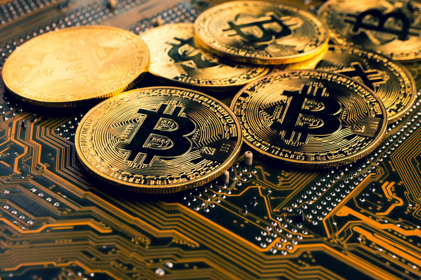 美国4月非农就业数据下滑低于预期 比特币数据利多强势反弹-FXTM富拓